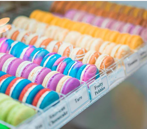 Elegant Macaron Presentation
